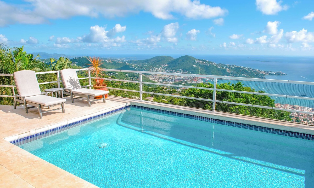Estate Lerkenlund Villa | Stunning 4 Bedroom with Attached Apartment, Private Pool and Ocean View