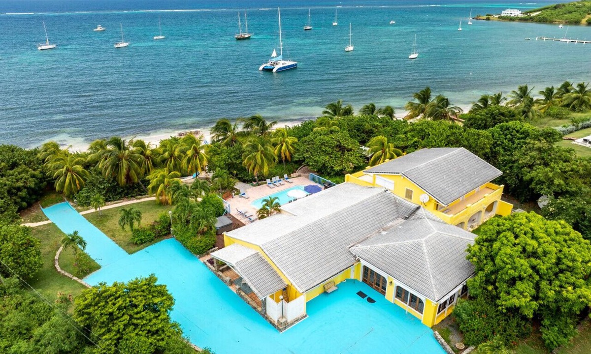 Slob House | The Beach House - Sandy Waterfront Villa