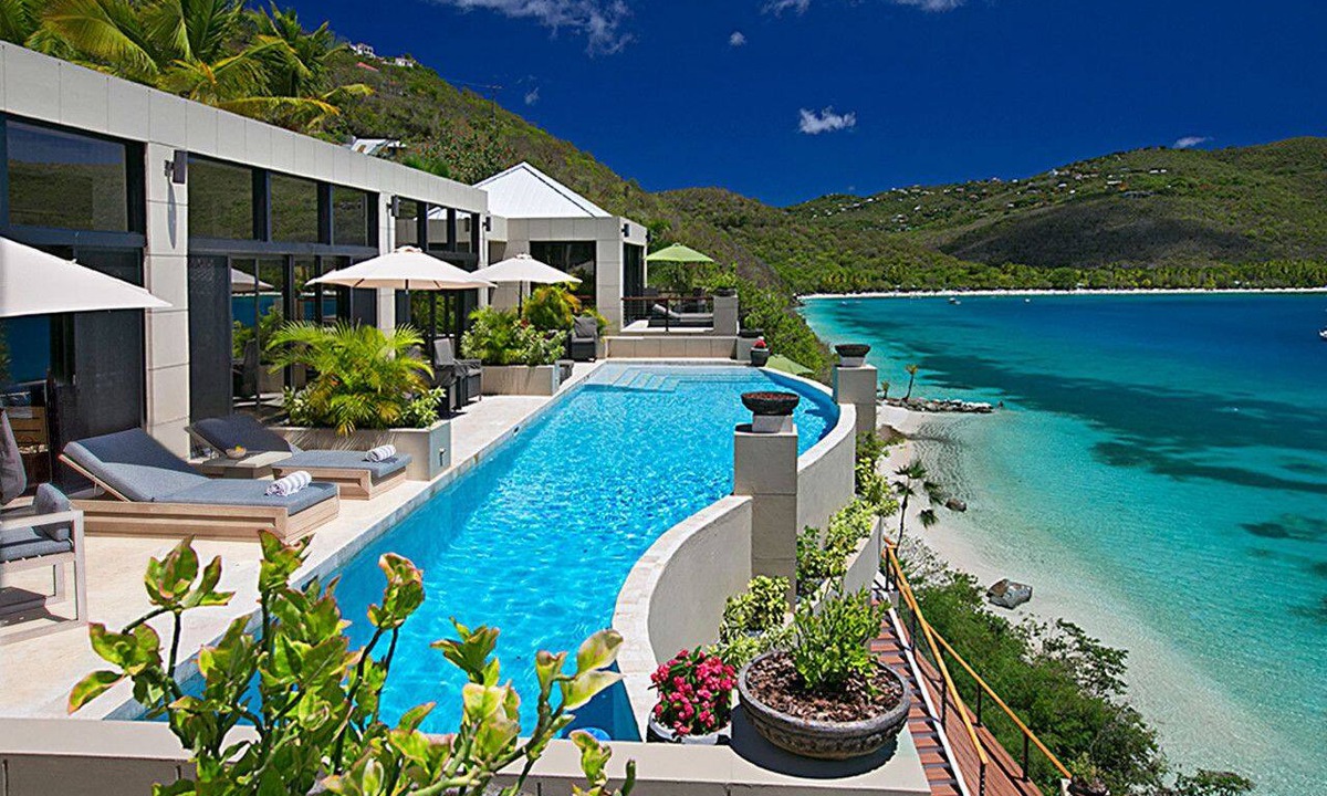 Estate Peterborg Villa | The BEST Wedding Spot! 2 pools, gym, beachfront & MUCH MORE!