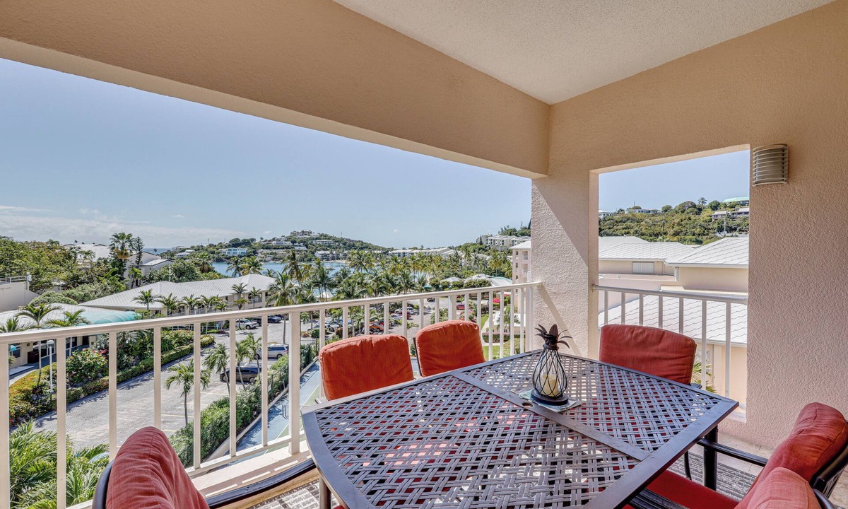Nazareth Condo | Top-Floor Elysian Penthouse w/Rooftop Sun Deck!