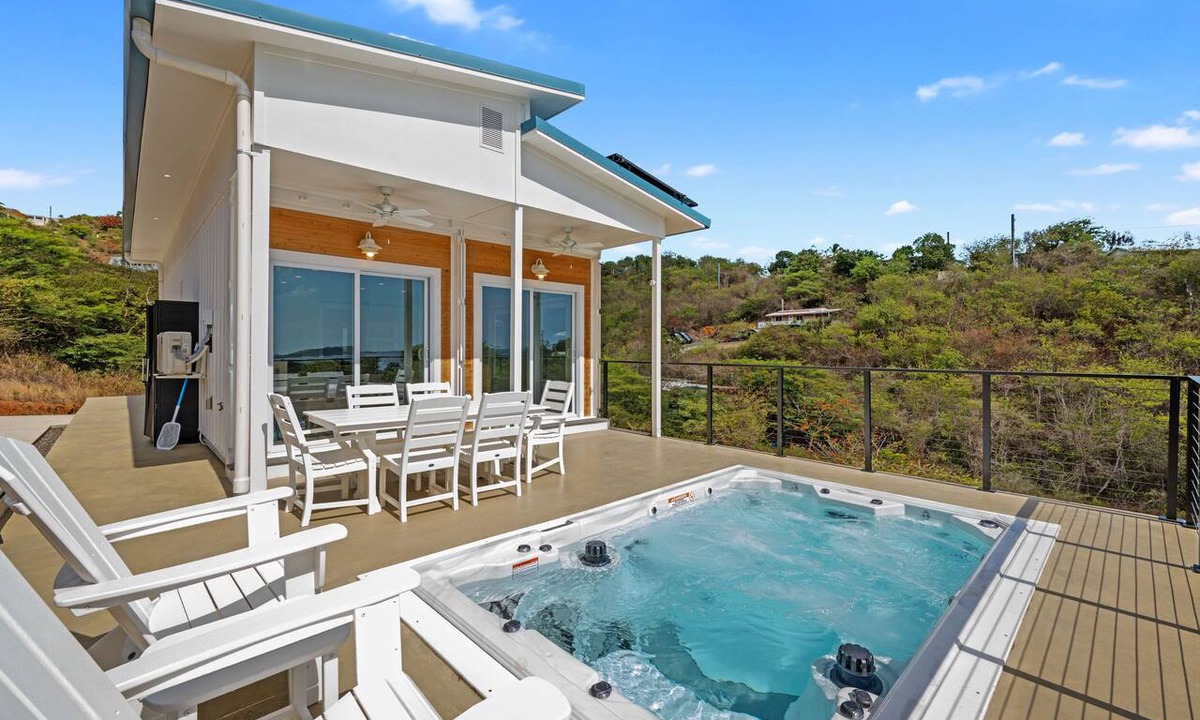 Estate Frenchman Bay House | Walk to Beach + Dining | Private Pickleball Court