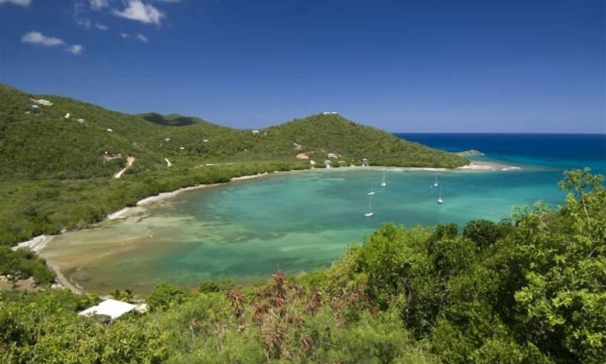 Point Rendezvous Villa | White Cottage