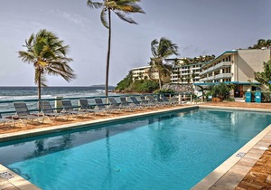 Bolongo Bay Oceanfront Condo w/ Community Pool!