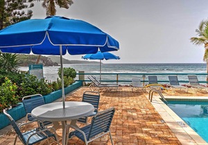 Bolongo Bay Oceanfront Condo w/ Community Pool!