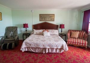 Deluxe King Room with Caribbean View, plenty of Island Charm and Breakfast
