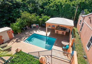 King Room with Caribbean View, plenty of Island Charm with Breakfast