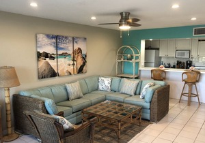 SEAbbatical on Sapphire- Steps to the beach! Sleeps 5