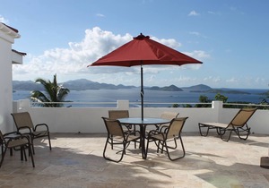 Spectacular 2 BR/2.5 BA Townhome Villa w/Pool and Awesome Ocean Views!