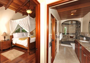 Waterfront Luxury 3 Bedroom 3 Bathroom Penthouse Walking Distance To Cruz Bay