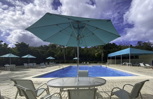 Cabes Point Condo | 1BR condo on Sapphire Beach - sleeps 4!