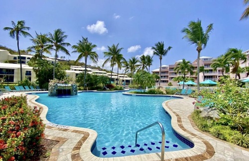 Nazareth Condo | 3BR budget-friendly Condo ON THE BEACH- 3 ensuite baths!