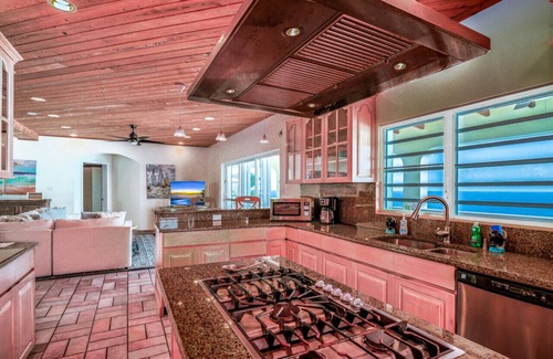 Nazareth Villa | 6br Oceanfront! AMAZING views, 5 beaches wi/in a mile!