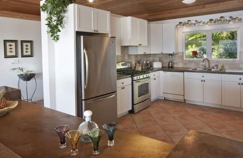 Estate Elizabeth Villa | Amazing harbor views & central, gated location! 5 en-suite baths!