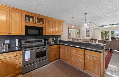 Nazareth Condo | Beachfront 3br condo with pool & gym!