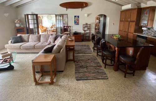 East End House | Beachfront Estate - With Kayaks & SUP's!