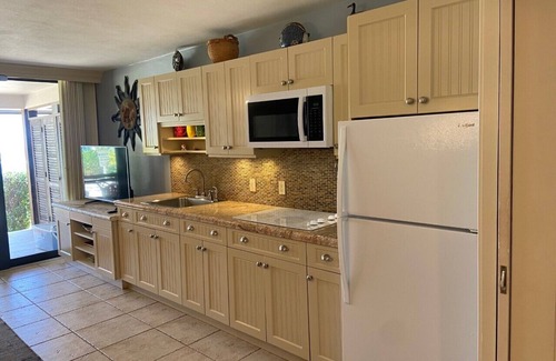 Red Hook Condo | Beautiful Oceanfront Condo