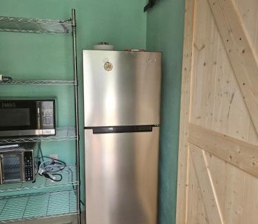 South Side Apartment | Bed & Shower Stop