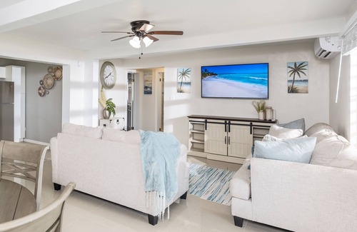 Flag Hill Apartment | Best views of south side St. Thomas