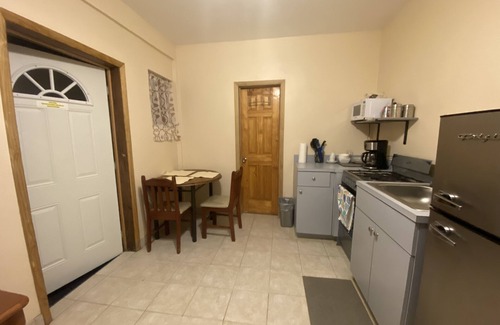 Estate Solberg Apartment | Bluewater Cottage with amazing Ocean views. Cozy and romantic. Work & play here.