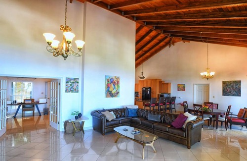 Rosendal Villa | CasaBlanca: Northside Villa w/Maid