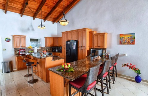 Rosendal Villa | CasaBlanca: Northside Villa w/Maid