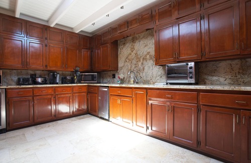 Rosendal Villa | CasaTaboo: Historical Harbor View Villa w/Maid