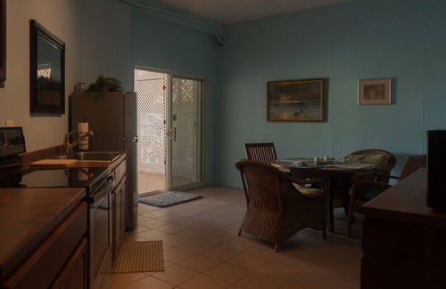 Estate Chocolate Hole and Great Cruz Bay Condo | Couples Retreat, King Bed, Wi-Fi, Cable TV, A/C, Close to Cruz Bay