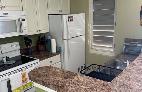 Chenay Bay Condo | Cozy 1-bedroom condo with Pool and AC in charming Christiansted. Walk to Beach.n