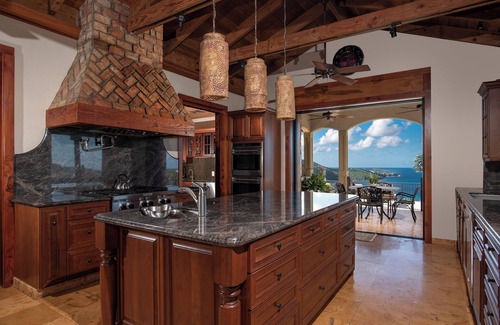 South Side House | Exclusive, 5-bedr Estate Sherpenjewel – w/Nature Preserve overlooking Magens Bay
