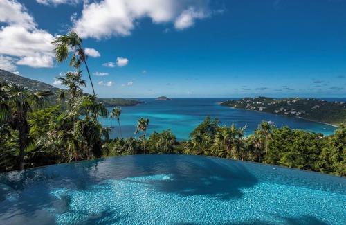 South Side House | Exclusive, 5-bedr Estate Sherpenjewel – w/Nature Preserve overlooking Magens Bay