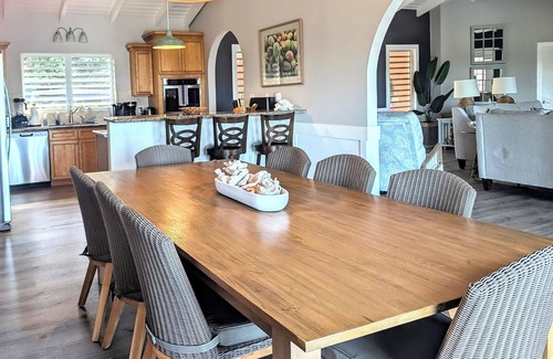 Estate Marys Fancy House | Gated Neighborhood with Sandy Beach