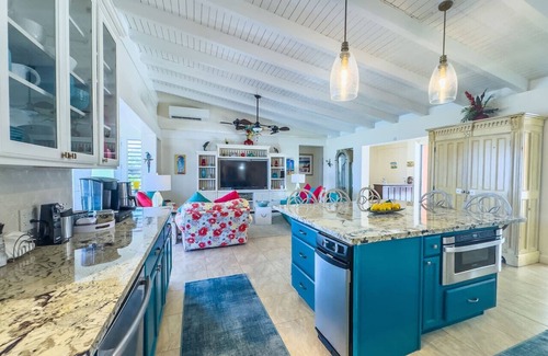 Judith's Fancy House | Hook ’em on Paradise - Luxury Villa