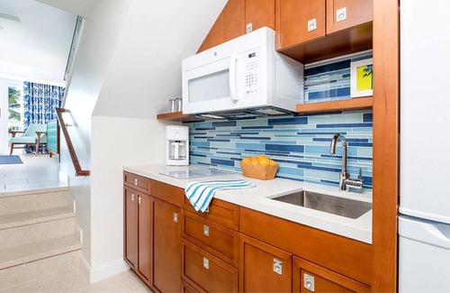 Flag Hill Apartment | Limetree Studio Loft in St Thomas
