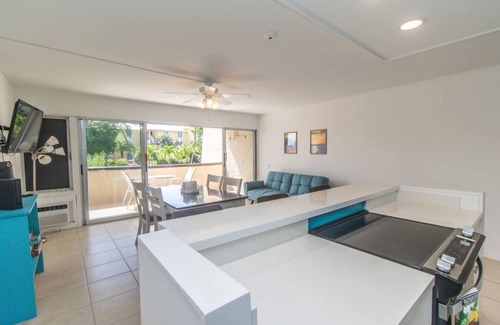 Estate Golden Rock Condo | Mermaid Inn - Beachside w/pool