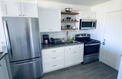 Red Hook Apartment | Modern Studio, Walk to Sapphire Beach