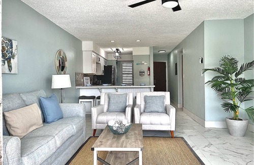 Estate Golden Rock Condo | Oceanfront, Remodeled 2BR- 2 King Size Beds/2BA Condo at Ocean's View