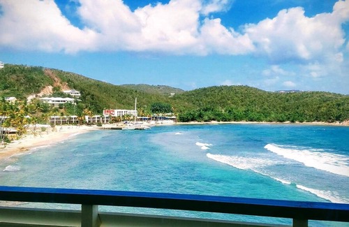 Bolongo Bay Apartment | Remodeled Oceanfront 2BR/BA Condo at Bolongo Bay