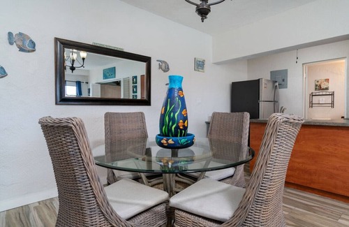 Frydendal Condo | Romantic Getaway! Book Now! Amazing Views & Perfect for 2! Close to Pools