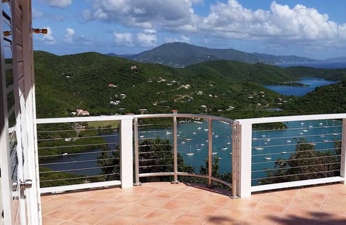 Estate Carolina Cottage | Romantic, Private 1 Br Getaway With Pool And Stunning Views