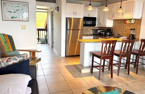 Red Hook Condo | Sapphire Outlook Villa : Beachfront 2-story Villa on Sapphire Beach, St. Thomas