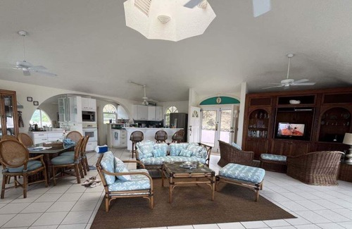 Testman Villa | Sea Horse Villa at Shoy's Estates: A Tropical Paradise with Breathtaking Views