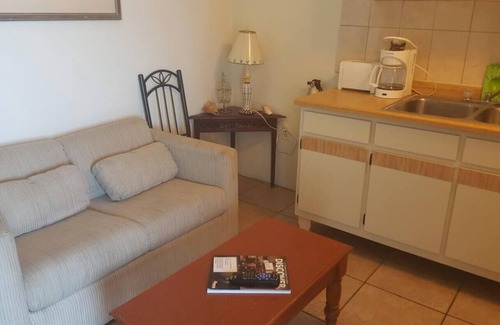 Altona Apartment | Sea View Apartment Sunset Gardens Guesthousenn