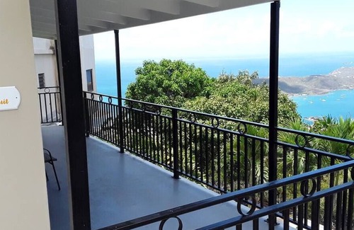 Estate Solberg Apartment | Star Fruit + Passion Fruit