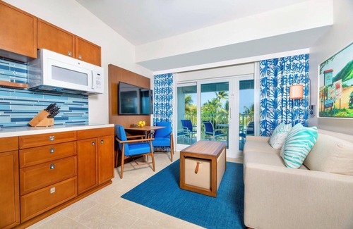 Estate Frenchman Bay Condo | Tropical Paradise: 1BR Suite @ Limetree Resort