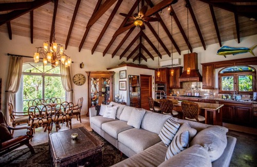Hart Bay House | Villa Romance Free Concierge services