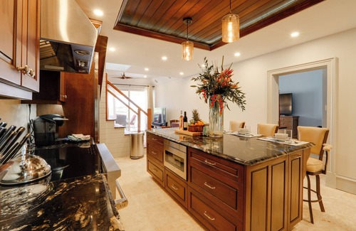 Nazareth Condo | Walk to Beach: St Thomas Condo w/Balconies