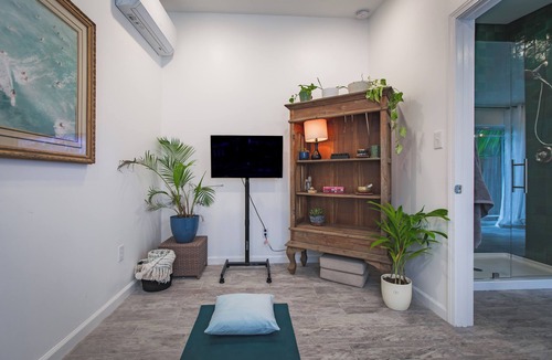 Estate Boetzberg Bed & Breakfast | 1.7 miles to Boardwalk Lux Guesthouse and Spa with Yoga Room
