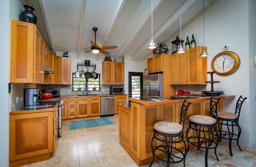 Green Cay House | 180° Sea Views, Luxurious Villa, Walk to secluded beach or beach bar