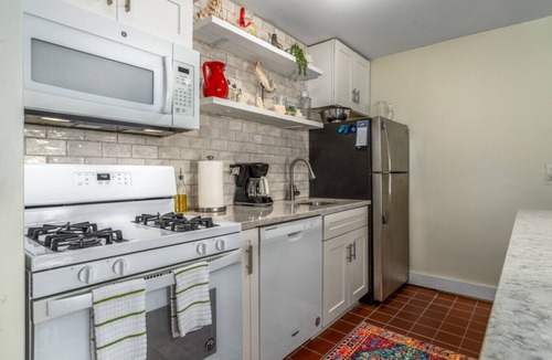 Cabes Point Condo | 1BR, 2 bath right on Sapphire Beach - sleeps 4!