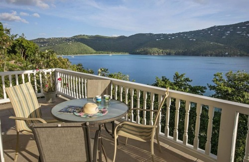 Estate Peterborg Cottage | 1BR suite with amazing views and only 5 min from Magen's Bay!